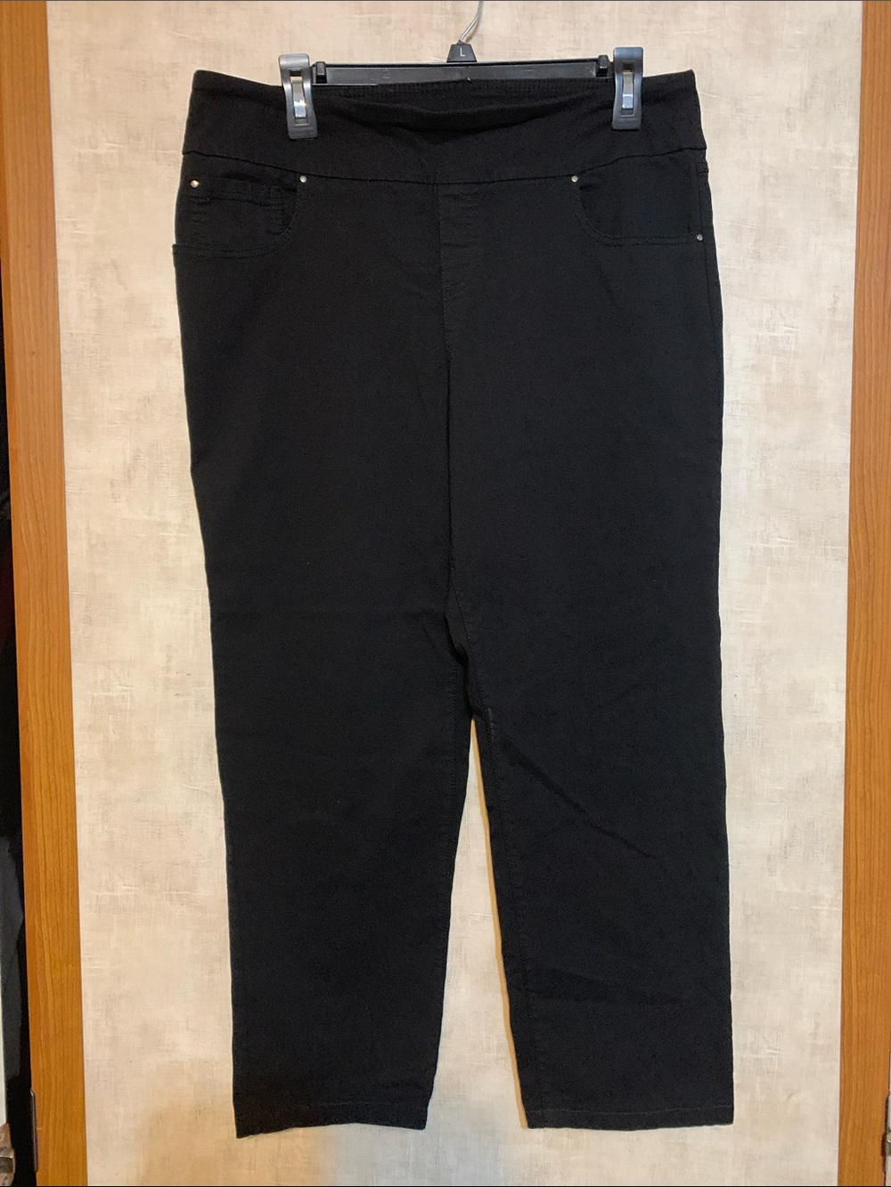 White Stag Black Ankle-Length Pull-On Jeans size large